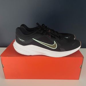 NEW IN BOX- Nike Quest 5 Sneakers